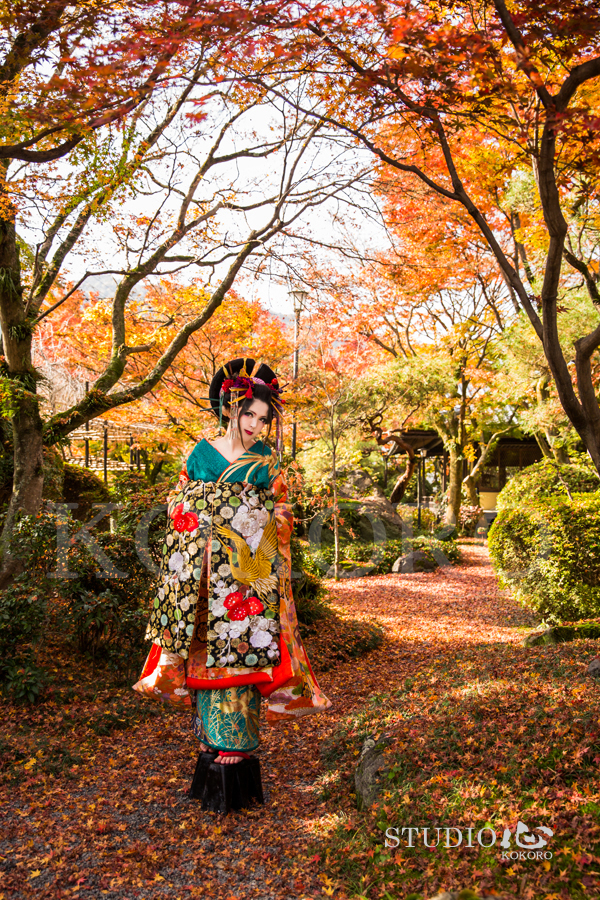 京都 花魁 体験 写真 カメラ 撮影 紅葉 旅行 観光 嵐山 化粧 ヘアメイク 