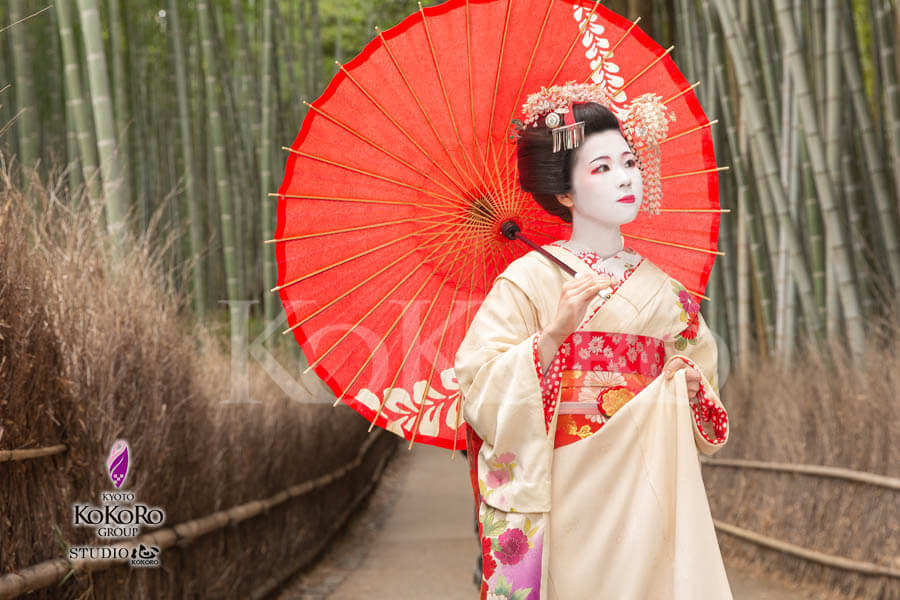 京都嵐山で花魁体験と舞妓体験