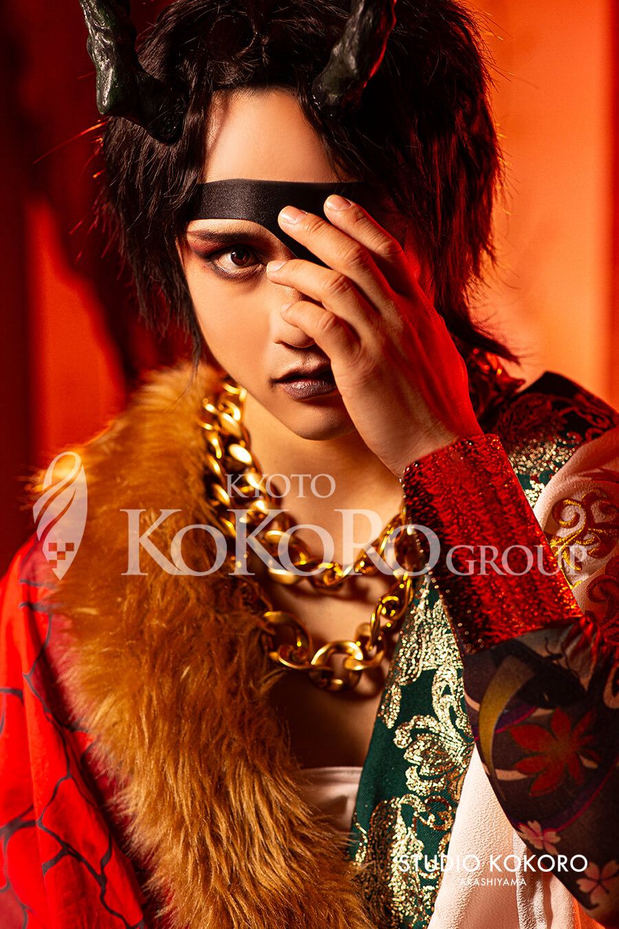 大嶽丸 男性 眼帯