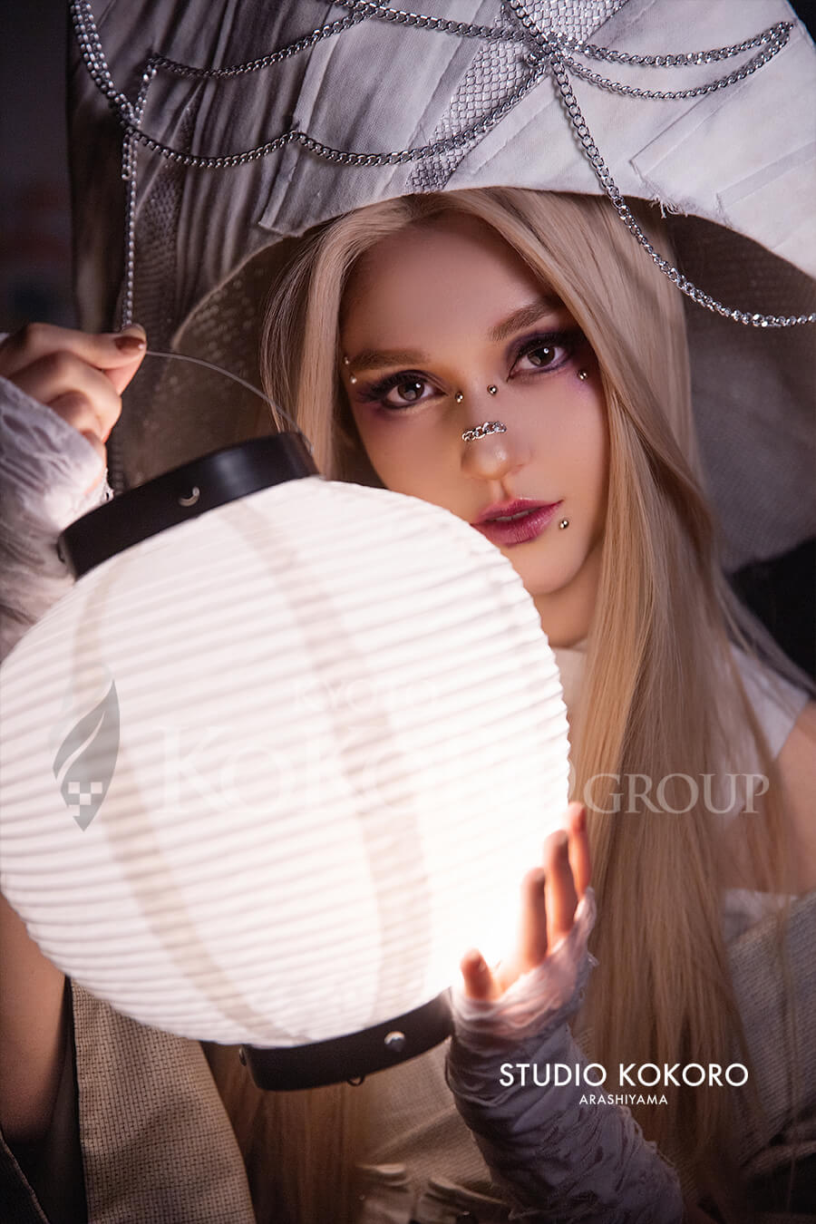 Close-up of the Ittanmomen makeup featuring face sticker accessories