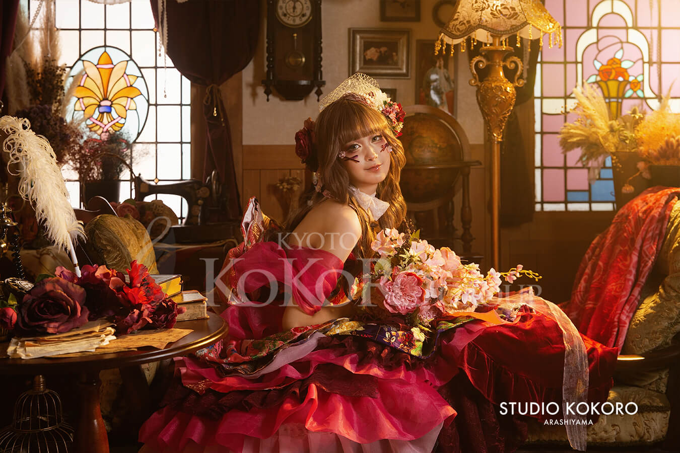 和柄を取り入れた着物ドレスの華やかなスタイリング