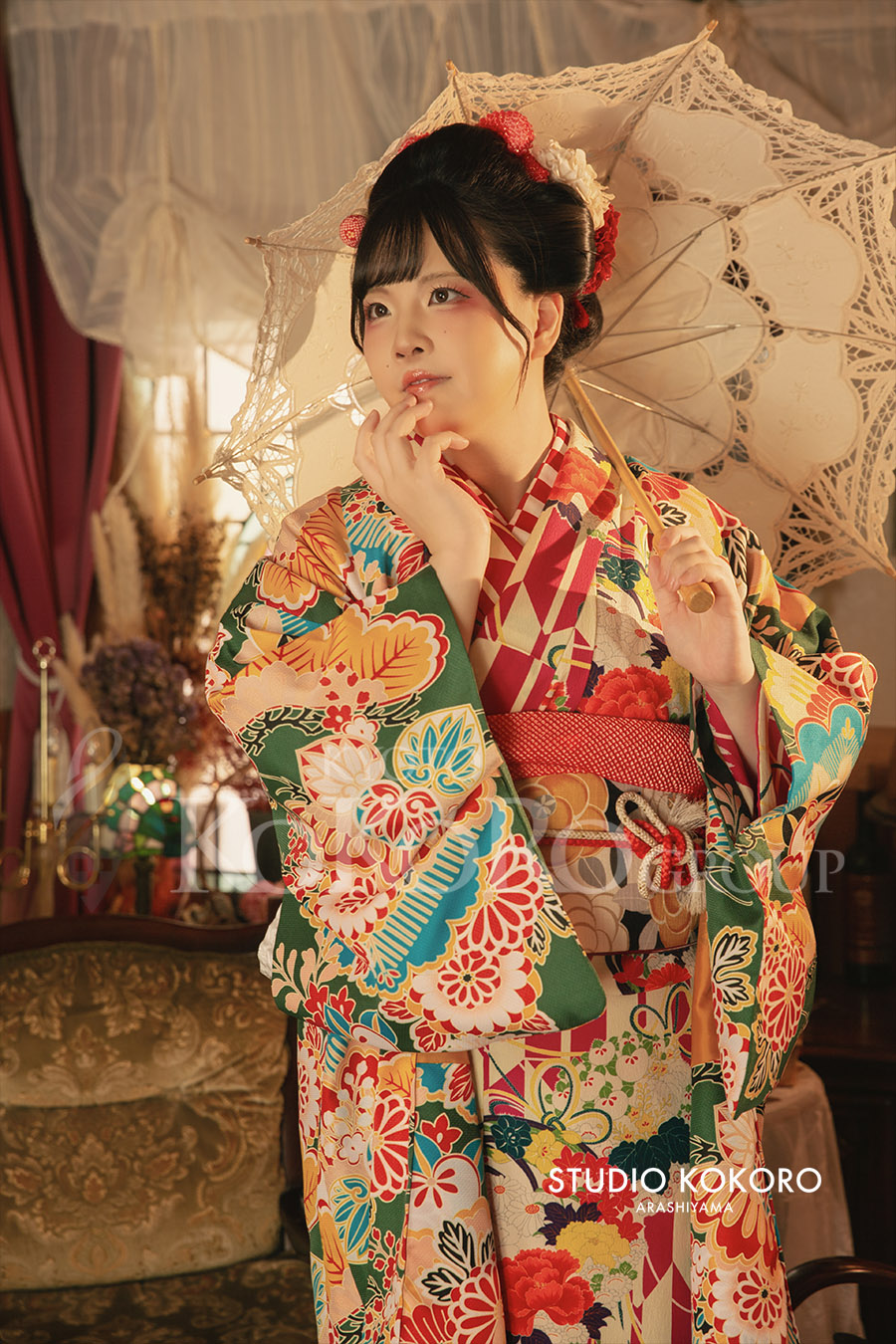 乙女浪漫の柄を重ねた華やかな着物コーディネート