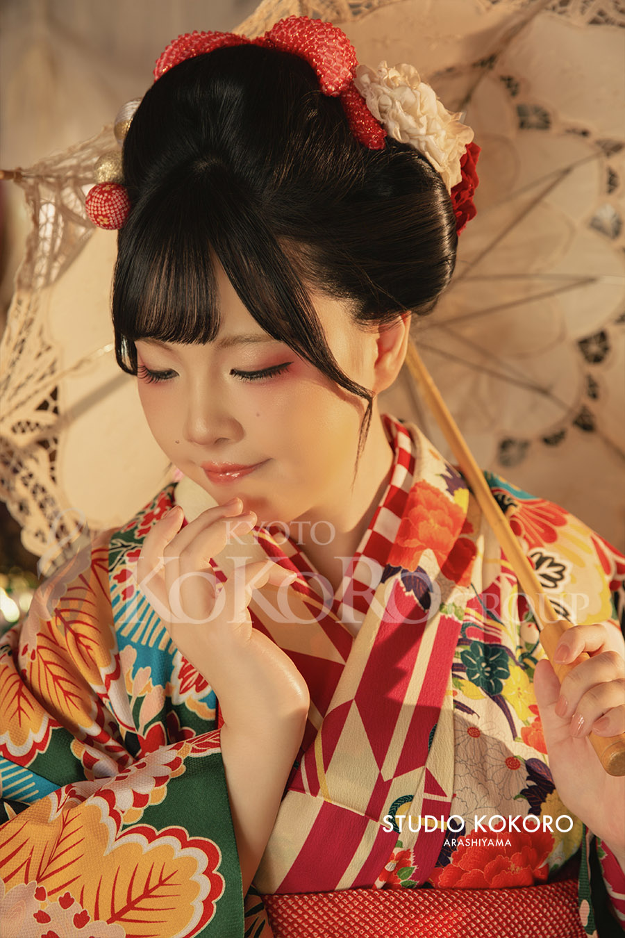 日本髪と赤いリボンを合わせた乙女浪漫の着物スタイル